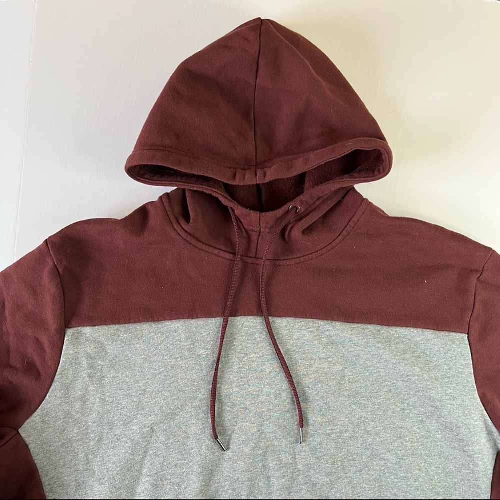 Men’s Hoodie Size XL Color Block Grey/Maroon‎ Mock Neck Hooded Sweatshirt - Picture 2 of 4